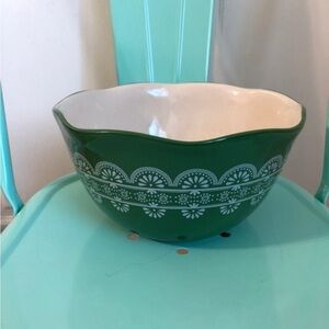 Pioneer Woman Green Floral Fluted Stoneware Bowl 9 inches
